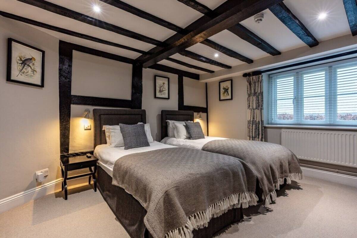 Deluxe Twin Room