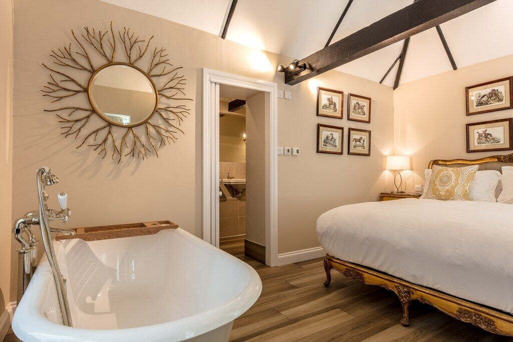 Superior Double Room | Desk, iron/ironing board, free WiFi, bed sheets