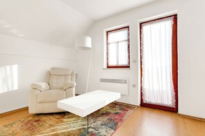 2 bedrooms, free WiFi, bed sheets - Vineyard cottage Tramte (Škocjan)