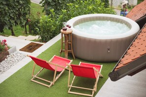Private spa tub - Vineyard cottage Tramte (Škocjan)