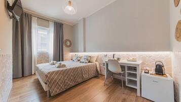 Comfort-Doppelzimmer, Stadtblick (Trullo) | Pillowtop-Betten, Minibar, Schreibtisch, laptopgeeigneter Arbeitsplatz