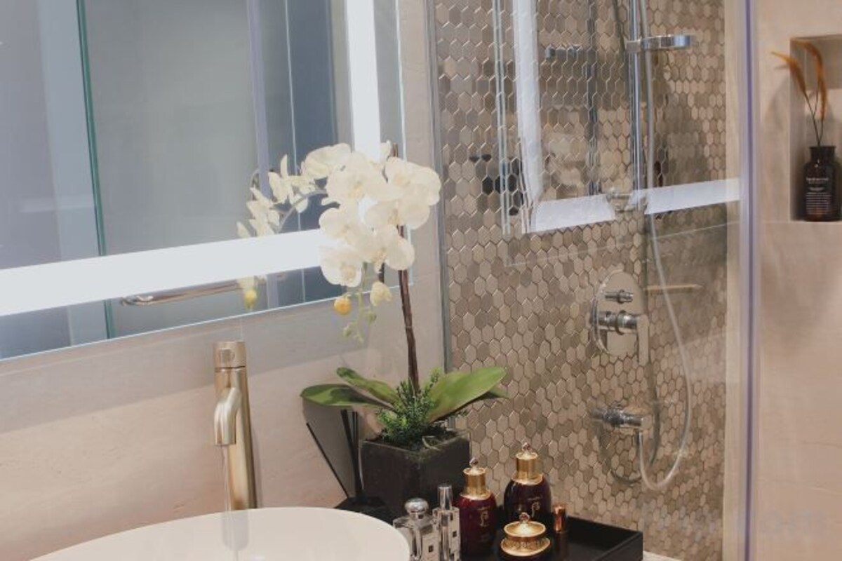 Salle de bain | Douche, douche cascade, articles de toilette (gratuits)