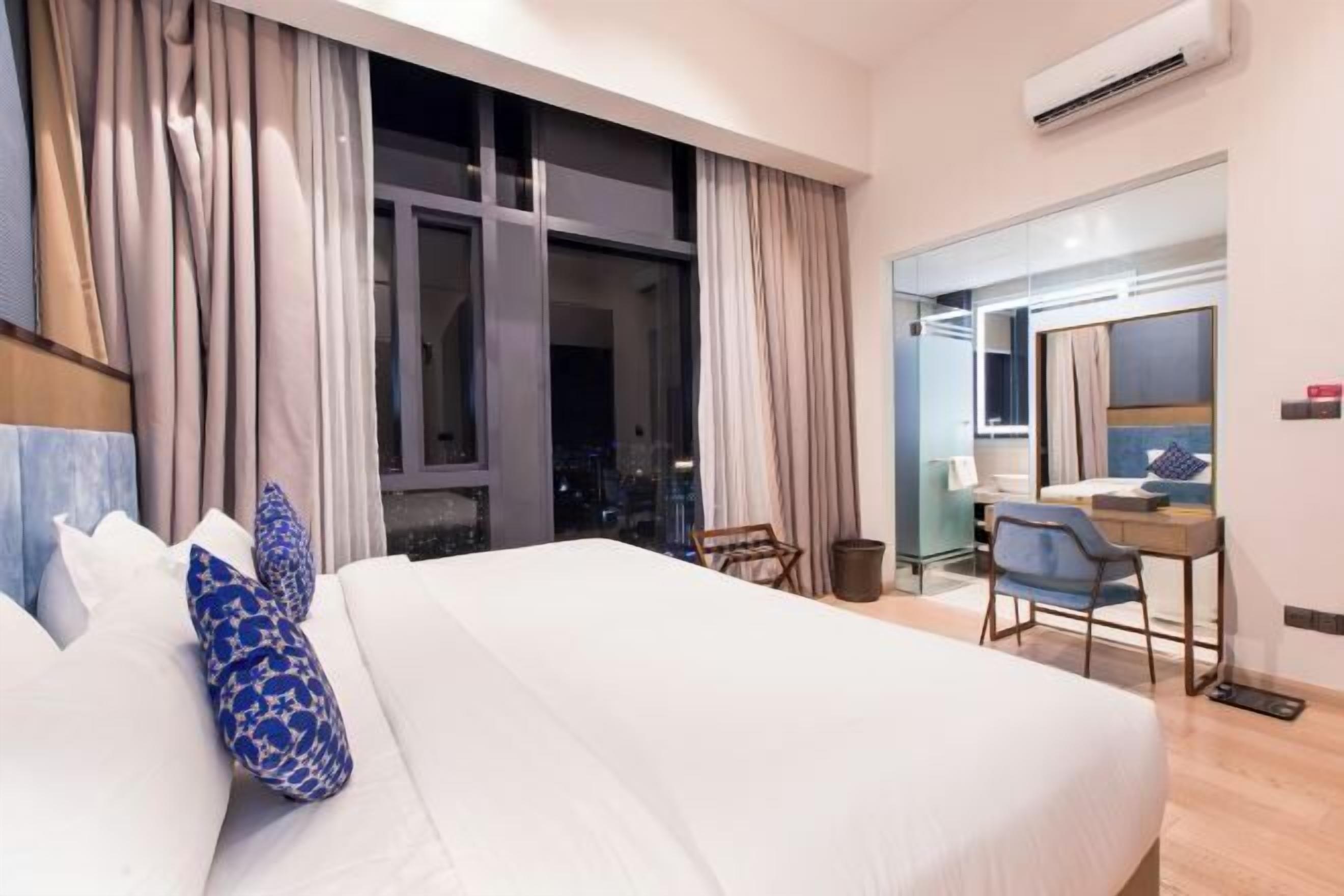 Ropa de cama de alta calidad y camas con pillow-top 