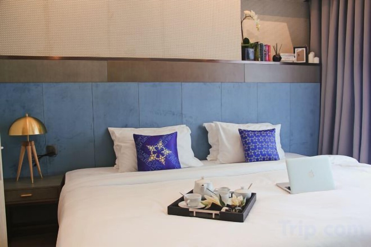 Premium bedding, pillow-top beds, in-room safe, desk