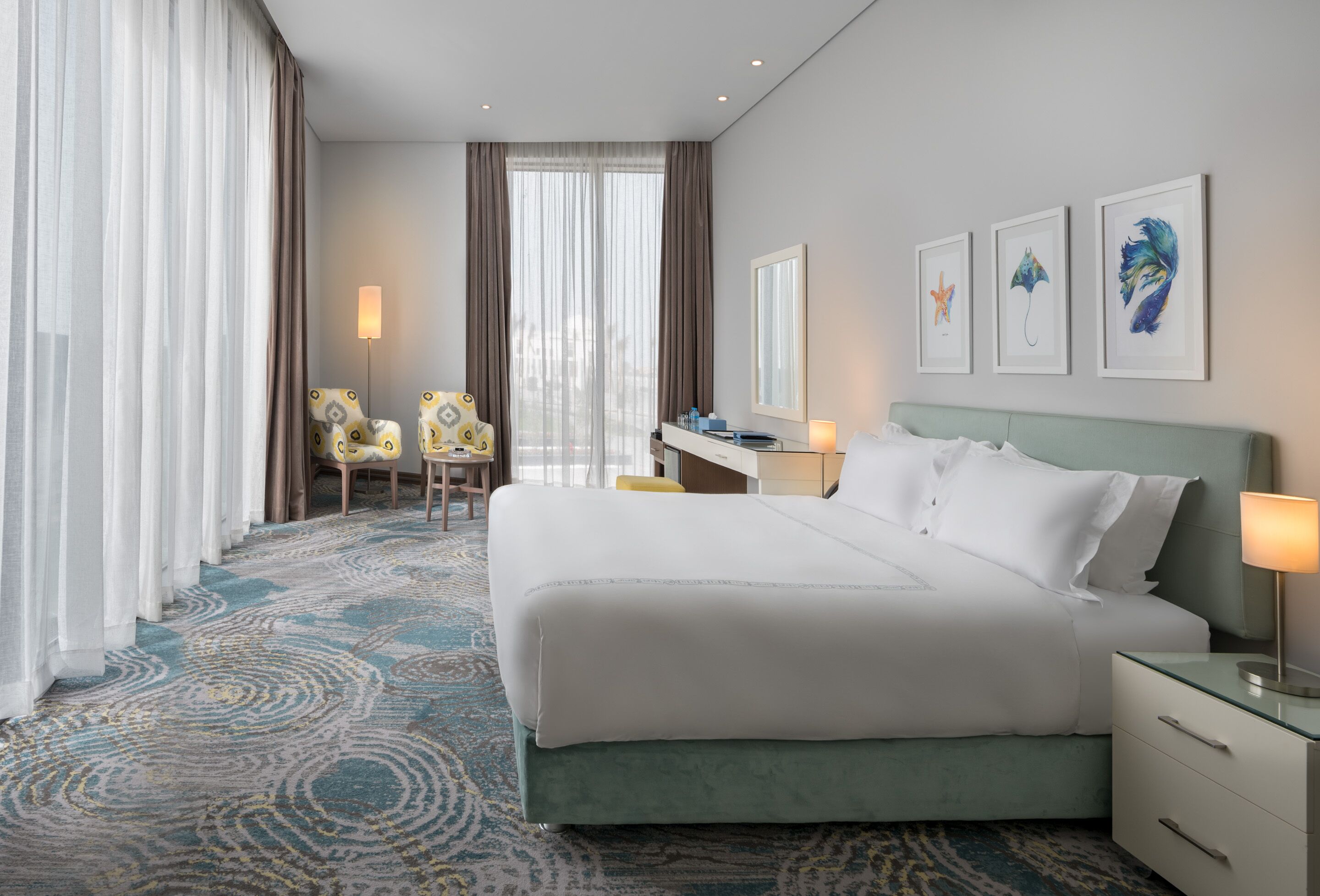 grand deluxe room | minibar, in-room safe, individually decorated, desk