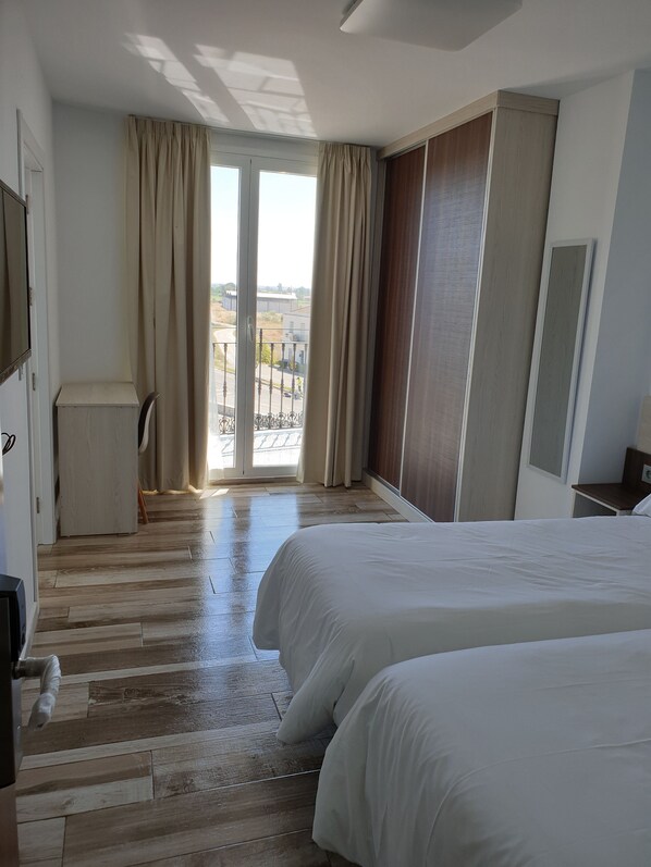 Chambre Standard avec lits jumeaux (7) | Vue de la chambre