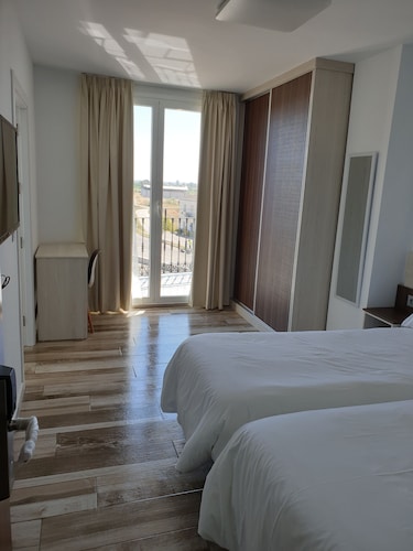 Mesón-Hostal La Cabaña