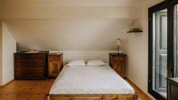 2 Schlafzimmer, Schreibtisch, Bettwäsche