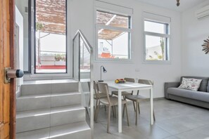 Interior - Centric Penthouse with Private Terrace (Barcelona)