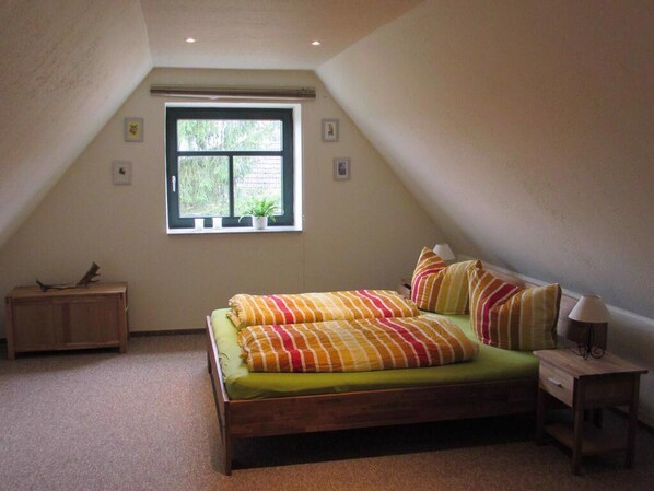 2 bedrooms, free WiFi, bed sheets