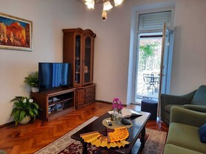Smart TV - Quiet seclusion with splendid views offering proximity to Old Town and the sea (Dubrovnik,)