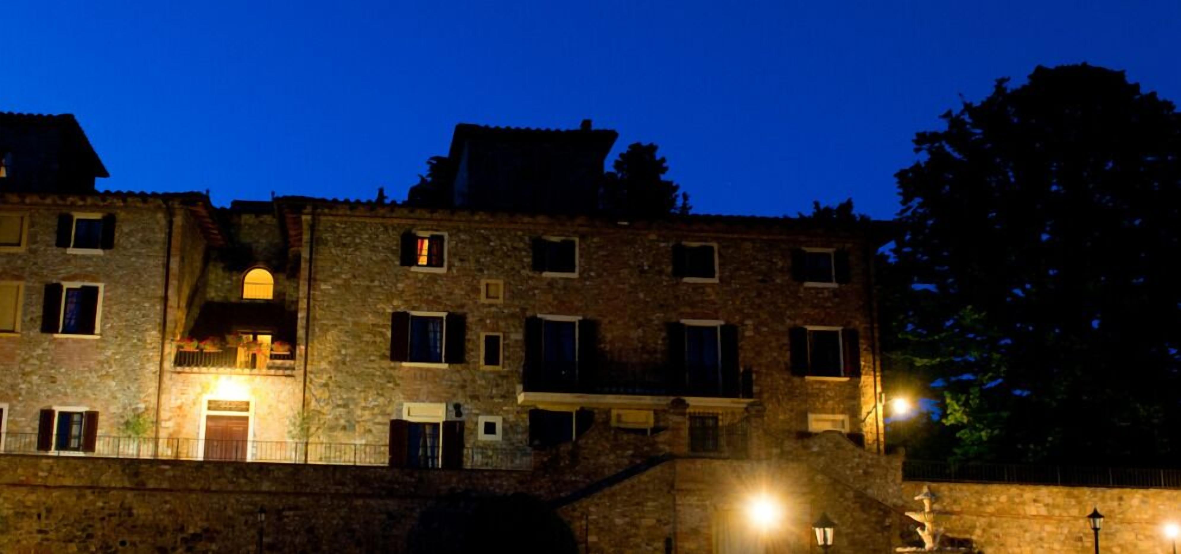 Façade de l’hébergement - soirée/nuit