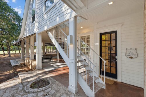 Blister Gold Hideaway | Swimming Pool | Concierge Services