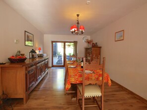 Dining - Accommodation in a Green and Wild Area (Saint-Hubert)