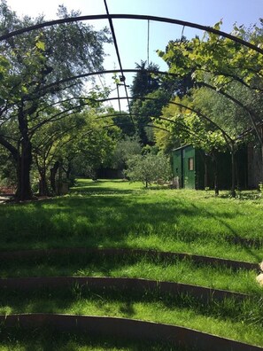 Property grounds - Villa Rossa apartment Lake Garda Bardolino-Cavaion (Apartment ) (Cavaion Veronese)