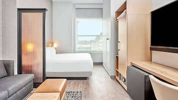 Pillowtop-bedden, een kluis op de kamer, een bureau, een laptopwerkplek