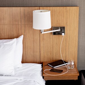 Pillowtop-Betten, Zimmersafe, Schreibtisch