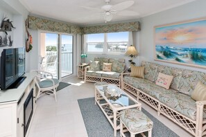 Appartement, 2 chambres, accès piscine, en bord de plage | Restauration dans la chambre