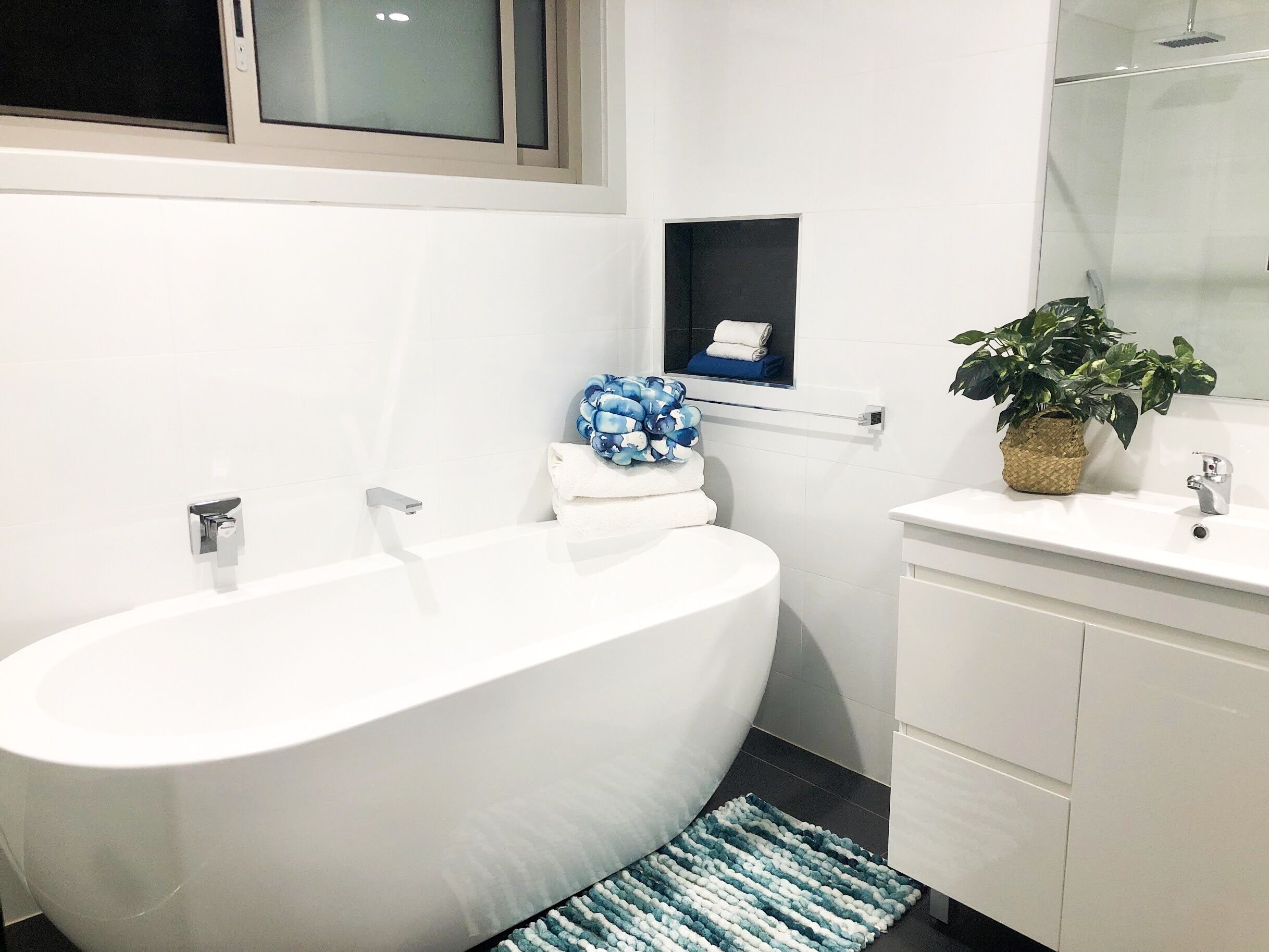 Jewel in the West - 5 bedrooms duplex with modern designs — image 15