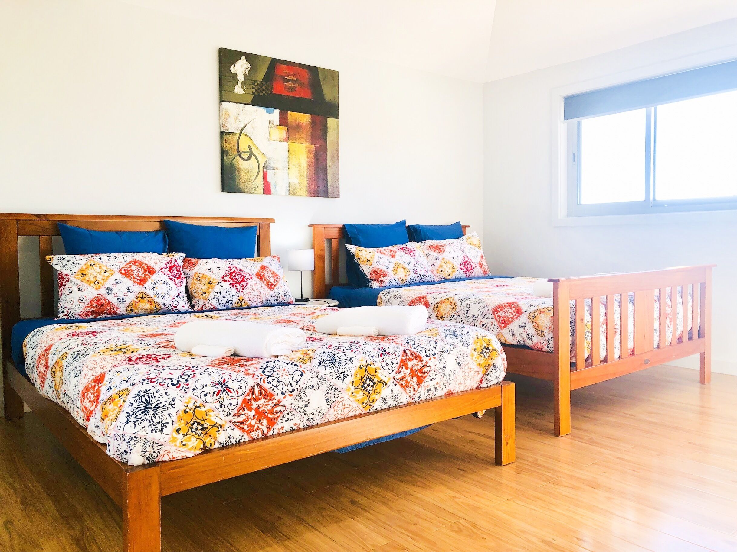 5 bedrooms, iron/ironing board, WiFi, bed sheets