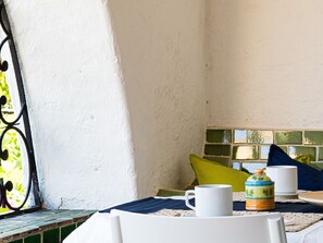 Dining - Rotonda Cottage 33 - modern flat with pool in Baja Sardinia (Baia Sardinia)