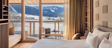 Deluxe Double Room, Balcony, Mountain View