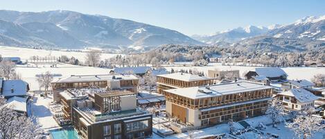 Vista frontal de la propiedad