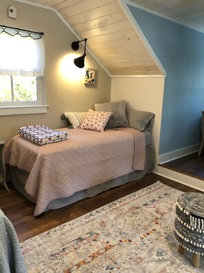 1 bedroom, iron/ironing board, free WiFi, bed sheets