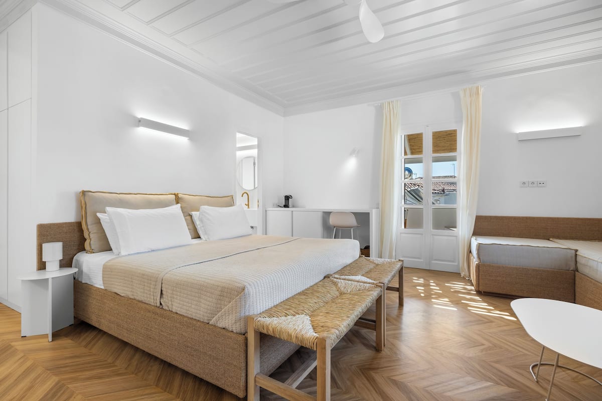 Luxury Room, City View