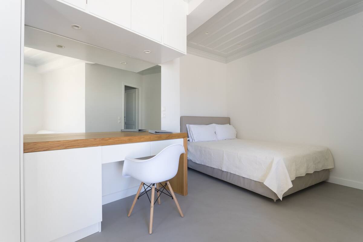 Deluxe Double or Twin Room | Premium bedding, in-room safe, soundproofing