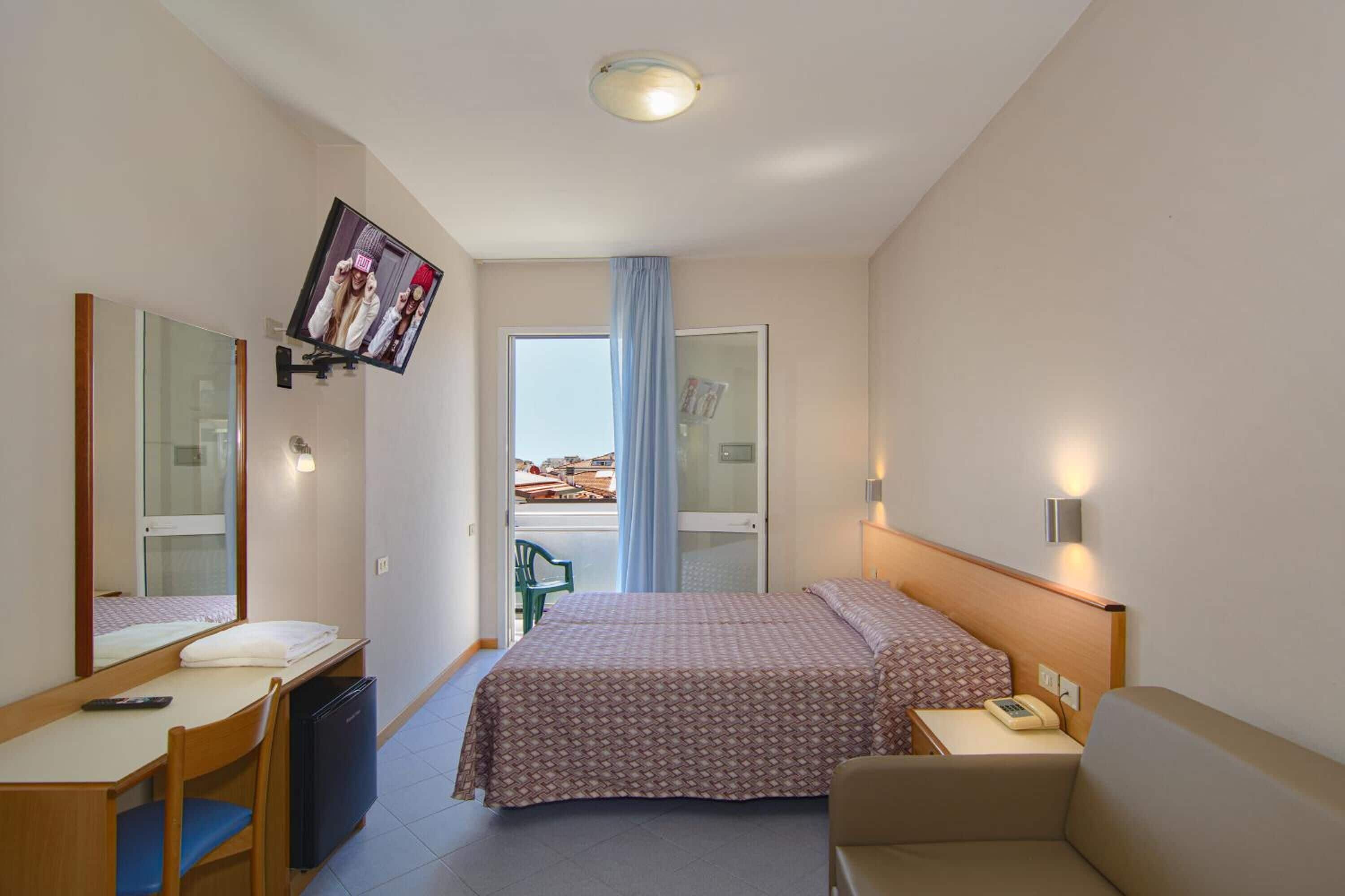 In-room safe, free WiFi, bed sheets