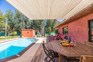 Outdoor pool, a heated pool