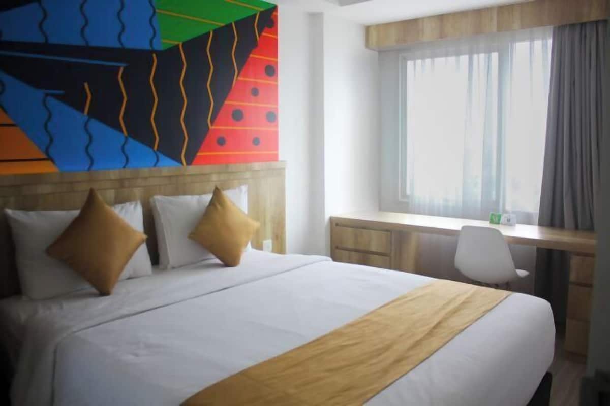 In-room safe, desk, laptop workspace, blackout curtains