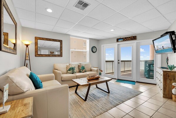 Condo, Multiple Beds, Balcony, Ocean View (GALLEON BAY 407) | Living area
