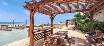 Bayfront Condo With Water View & Boat Slips!