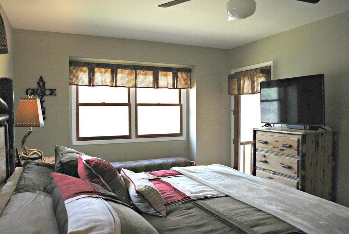 3 bedrooms, desk, free WiFi, bed sheets