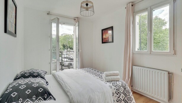 2 soverom, skrivebord, strykejern/-brett og wi-fi
