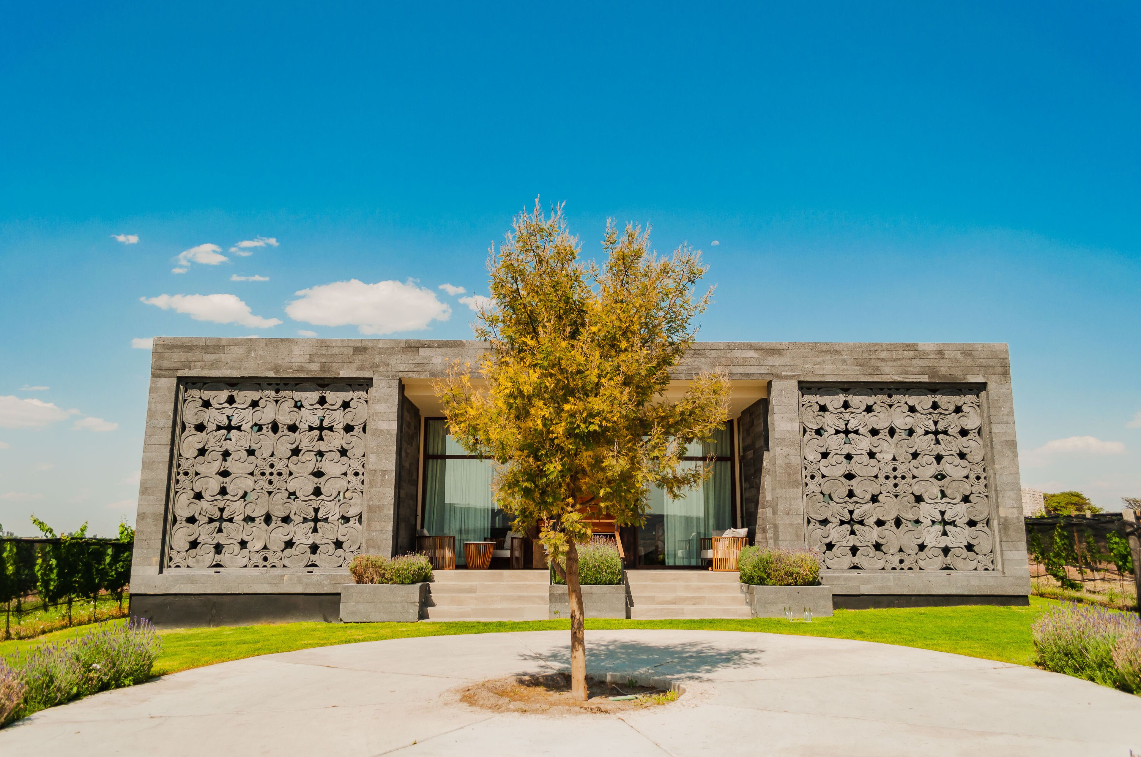 presidential studio suite, 1 bedroom, pool view, poolside | premium bedding, minibar, in-room safe, laptop workspace