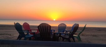 Lake Huron - 3 Bedroom 2 Bath Lake Front Home - Sleeps 12