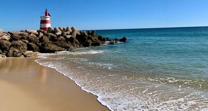 Spacious, Stylish, Relaxing Apartment with Pool, Tavira Centre