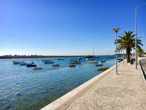 Spacious, Stylish, Relaxing Apartment with Pool, Tavira Centre