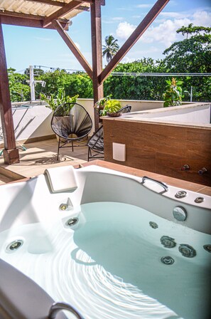 Apartamento Deluxe | Bañera de hidromasaje privada