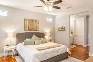 3 bedrooms, iron/ironing board, free WiFi, bed sheets - Oaks Ranch- Gorgeous Home near Guadalupe River State Park  (Spring Branch)