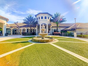 Property grounds - Harry Potter/ Water Fun / Console-Ready Stay (Four Corners)