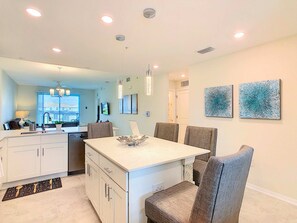 Dining - Relaxing Stay/ Thematic/ Console/ Waterpark (Kissimmee)