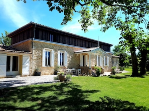 Front of property - Domaine de Garat (Floirac)
