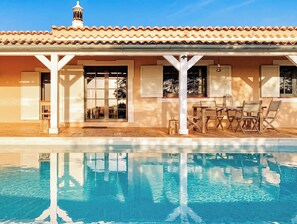 Pool - Cosy country house with heatable swimming pool and sea view. (Faro)