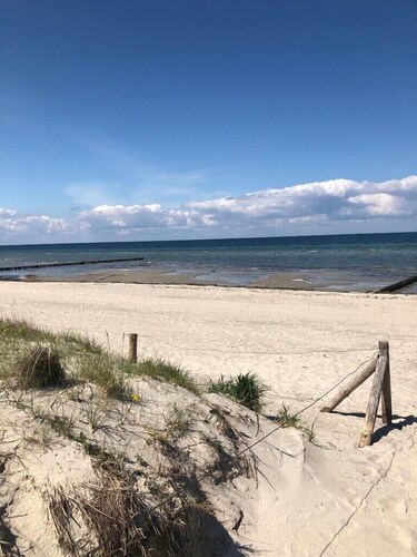 Thatched vacation home directly on the Baltic Sea
