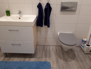 Bruser, hårtørrer, håndklæder