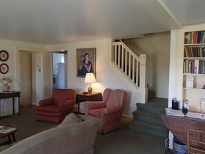 TV, books - Garden Terrace Room in the Historic Garst Farmhouse at Whiterock Conservancy (Coon Rapids)